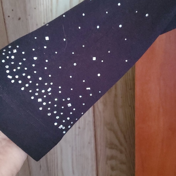 Black top - Picture 5 of 5